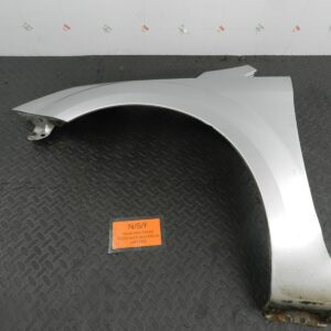 151. 2008 FORD FOCUS MK2 TITANIUM. PASSENGER SIDE FRONT WING IN SILVER