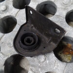 2010 HYUNDAI SANTA FE 2.2 DIESEL AUTOMATIC. RADIATIOR MOUNT BRACKET.