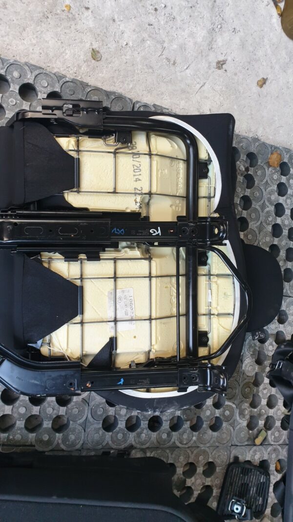 Mini Countryman 2014 R60 - Rear Bench Seats (Folding) - Image 5