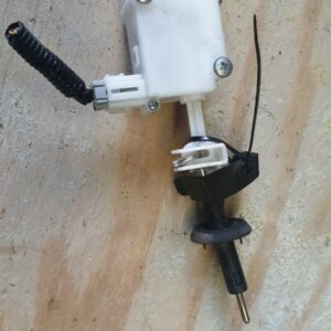 2005 HONDA JAZZ 1.4 PETROL AUTOMATIC. FUEL FLAP SOLENOID ACTUATOR.