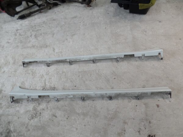 MK2 Nissan Note 2015 1.2 Petrol - Side Skirts in White (Pair)