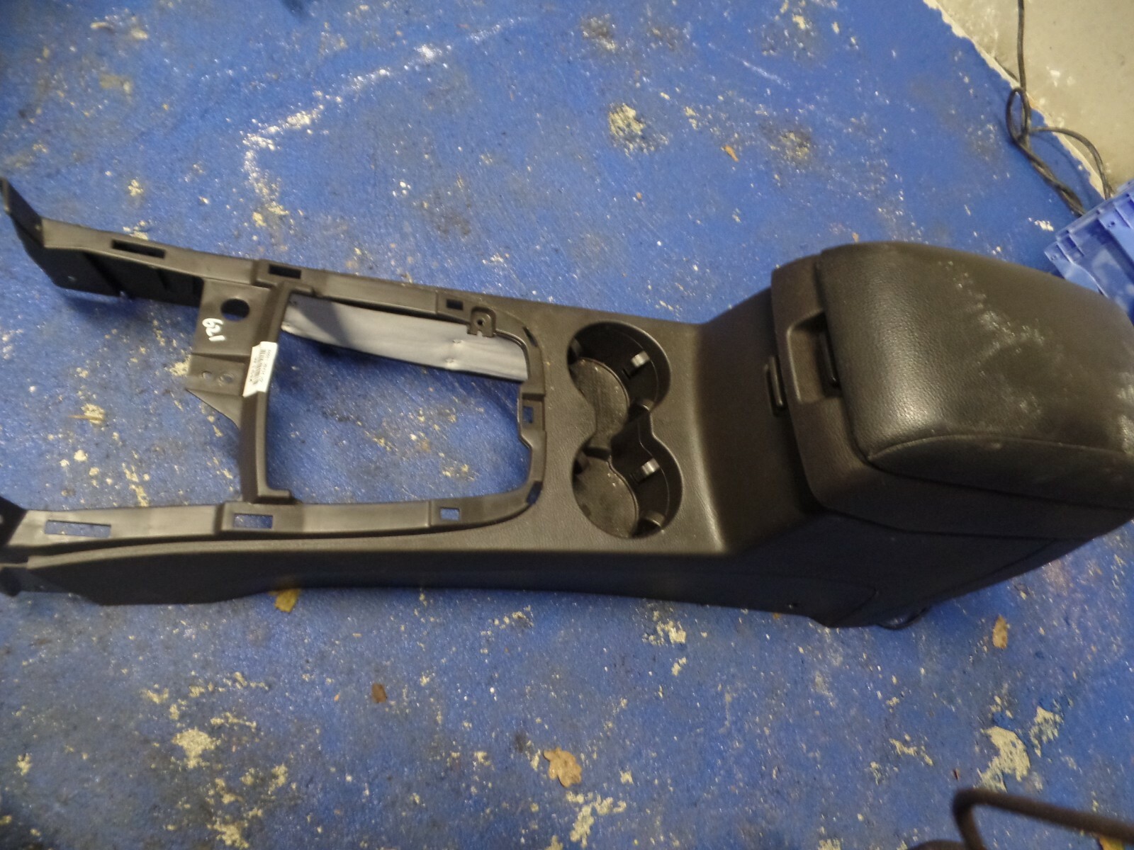 2010 MK2 2.2 CRDi Hyundai Santa Fe –  Center Console / Arm Rest