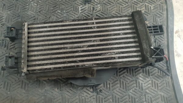 Ford Focus 1.0 Petrol Ecoboost 125BHP Intercooler with Fan BV61-8C607-SC - Image 5