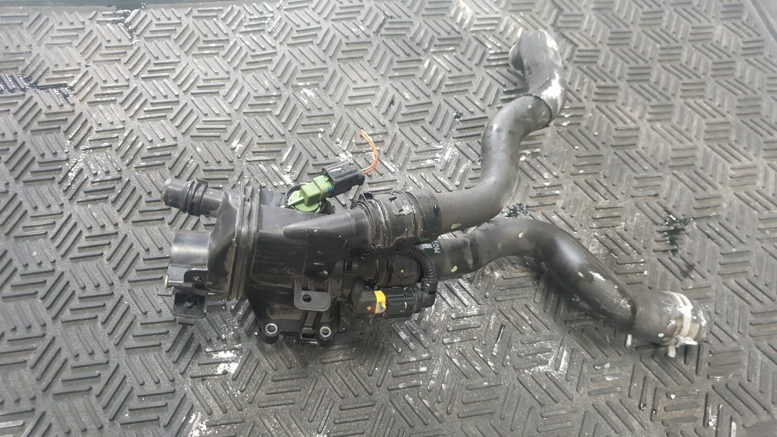 Citroen DS3 2015/16 Thermostat Housing + Sensors 9807198480