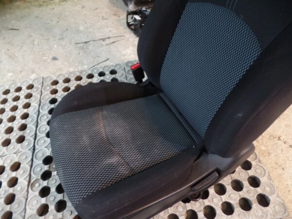 MK2 Nissan Note 2015 - Passenger Seat N/S Cloth - Image 2