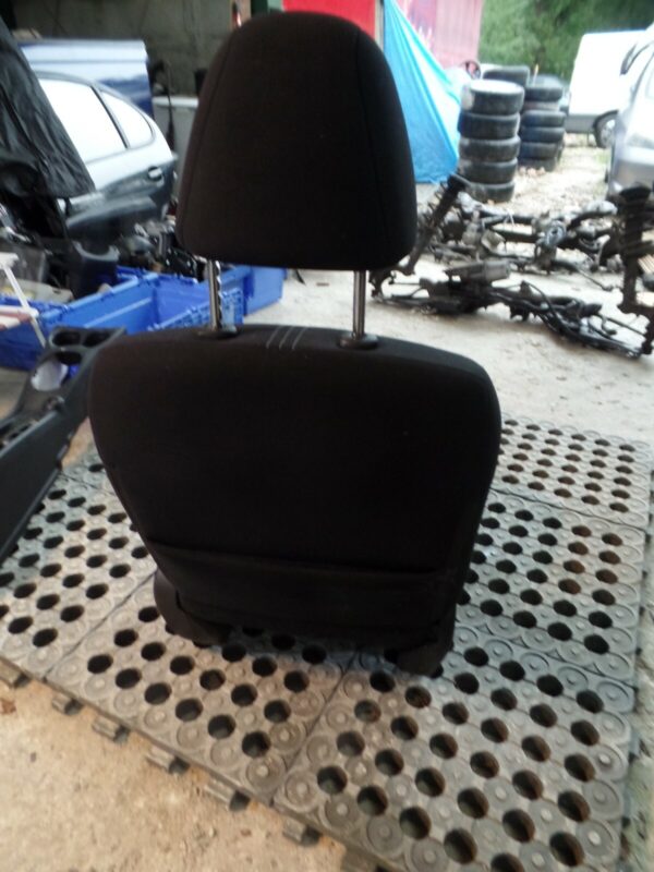 MK2 Nissan Note 2015 - Passenger Seat N/S Cloth - Image 3