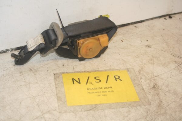 2004 LEXUS IS200. PASSENGER SIDE FRONT SEAT BELT - Image 3