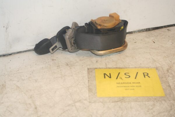 2004 LEXUS IS200. PASSENGER SIDE FRONT SEAT BELT - Image 4