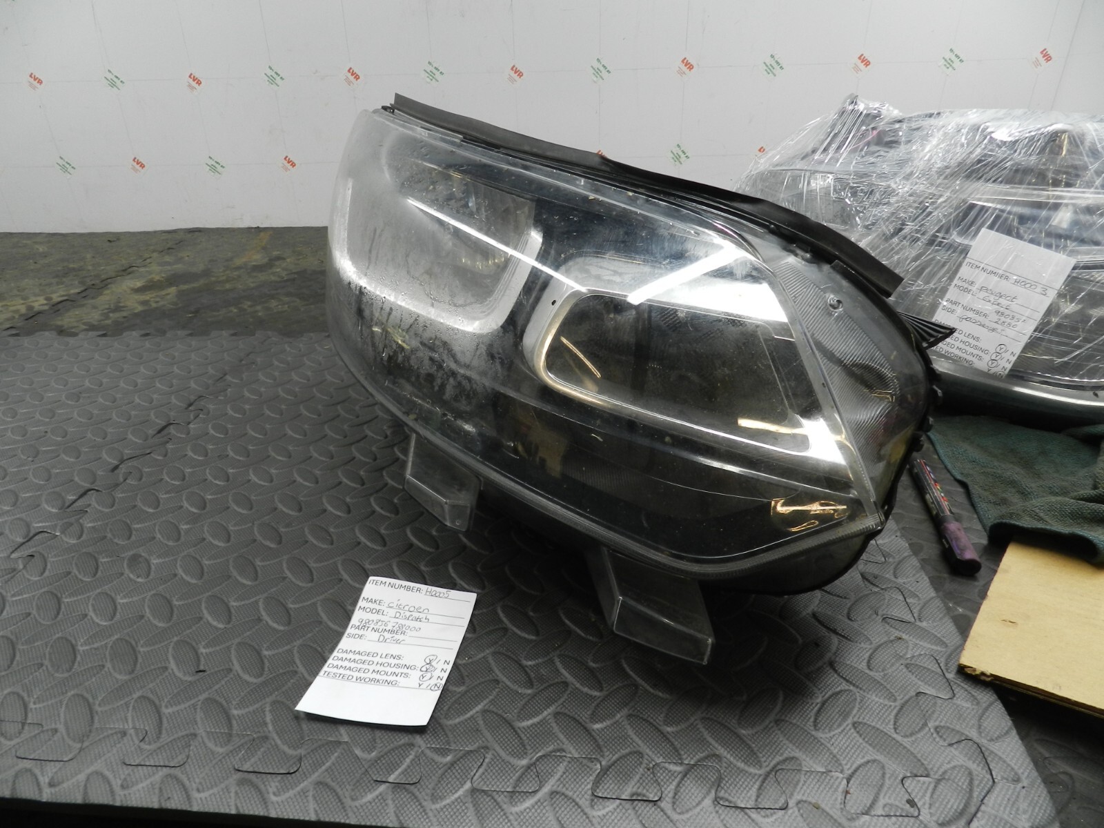 (H0005) INSURANCE HEADLIGHT CITROEN DISPACH DRIVER SIDE 980856788000 DAMAGED