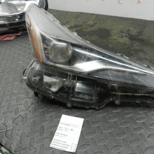 (H0007) INSURANCE HEADLIGHT TOYOTA PRIUS DRIVER SIDE  *DAMAGED*