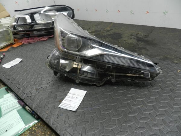 (H0007) INSURANCE HEADLIGHT TOYOTA PRIUS DRIVER SIDE  *DAMAGED* - Image 3