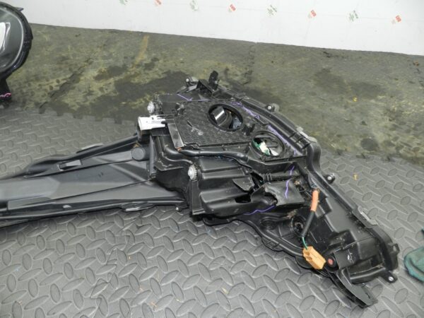 (H0007) INSURANCE HEADLIGHT TOYOTA PRIUS DRIVER SIDE  *DAMAGED* - Image 5