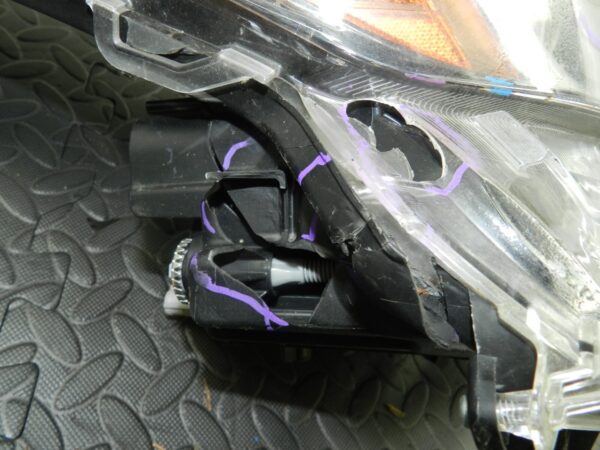 (H0007) INSURANCE HEADLIGHT TOYOTA PRIUS DRIVER SIDE  *DAMAGED* - Image 10