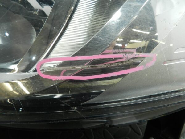 (H0008) INSURANCE HEADLIGHT VAUXHALL VIVARO PASSENGER SIDE 260606870 *DAMAGED - Image 4