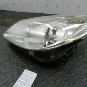 (H0011) INSURANCE HEADLIGHT VAUXHALL CORSA PASSENGER SIDE 89391389 *DAMAGED*