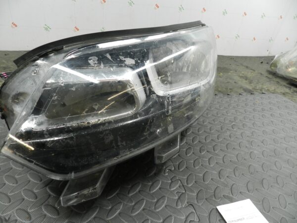 (H0012) INSURANCE HEADLIGHT CITROEN DISPACH PASSENGER SIDE 980856798000 *DAMAGED