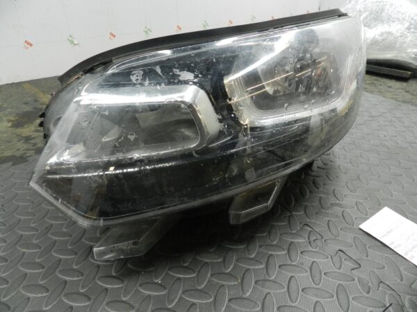 (H0012) INSURANCE HEADLIGHT CITROEN DISPACH PASSENGER SIDE 980856798000 *DAMAGED - Image 4