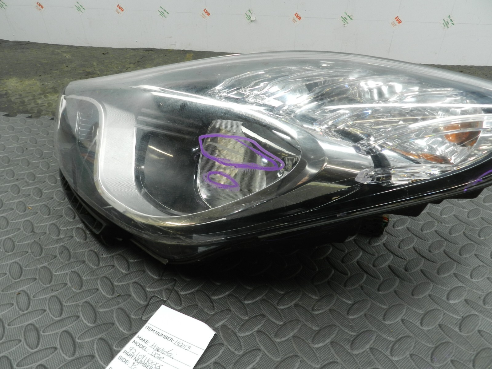 (H0013) INSURANCE HEADLIGHT HYUNDAI IX20 PASSENGER SIDE 921011KXXX *DAMAGED*