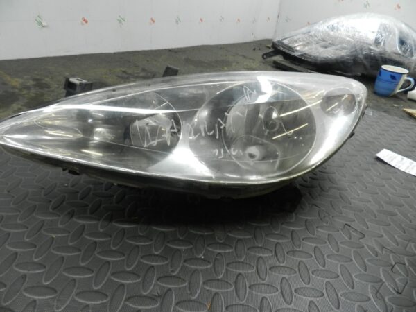 (H0014) INSURANCE HEADLIGHT PEUGEOT 307 PASSENGER SIDE 20A888 *DAMAGED* - Image 2