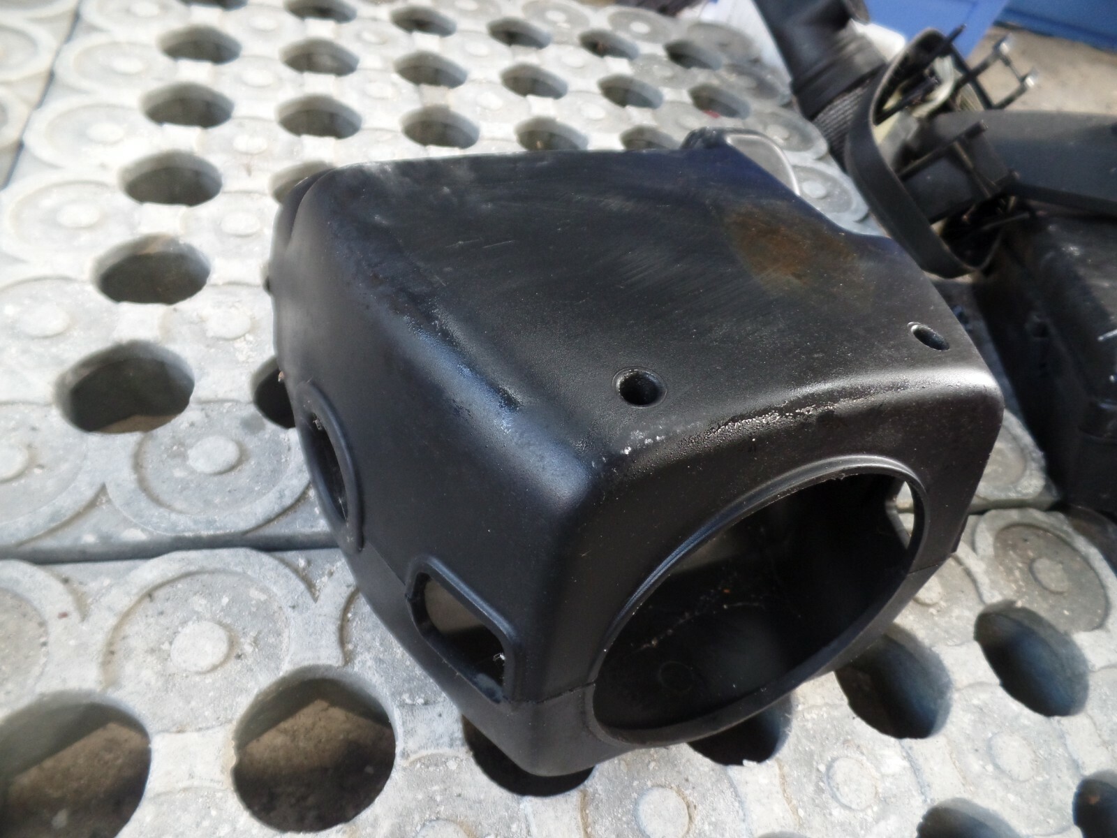 Land Rover Discovery TD5 2.5 Steering Column Shroud