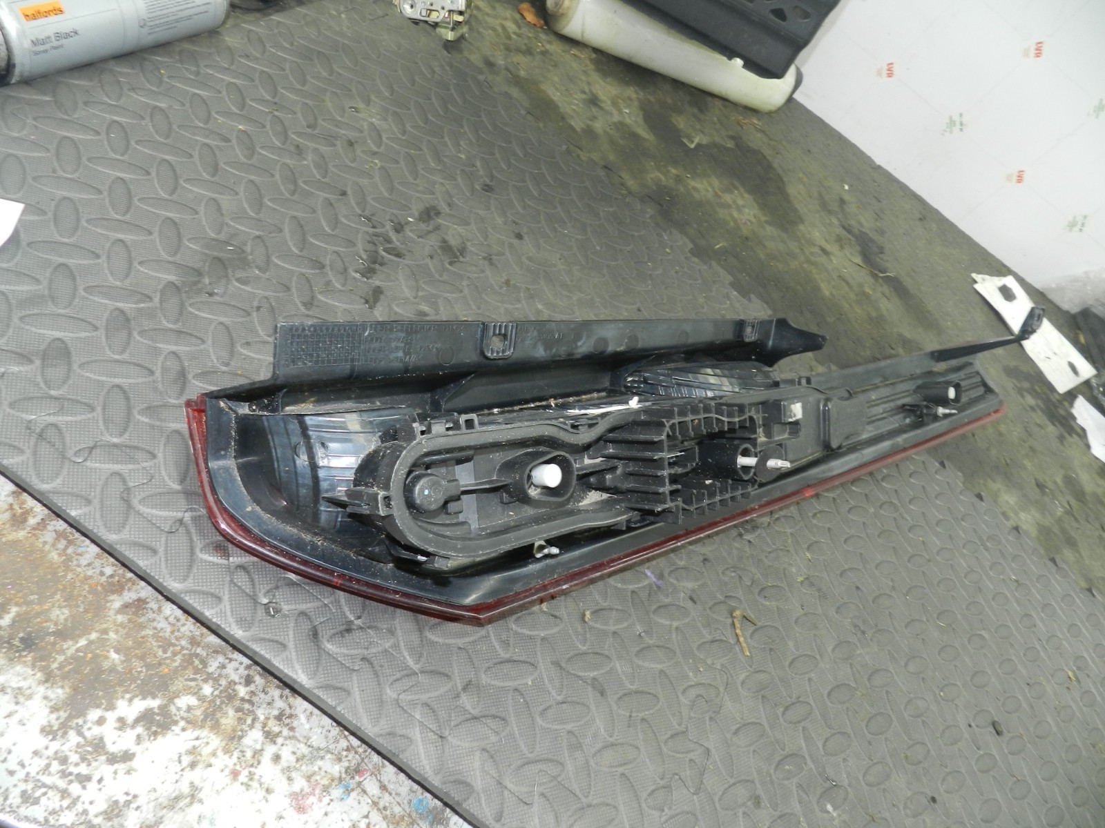 (R107) INSURANCE DAMAGED REAR LIGHT FORD TRANSIT CUSTOM PASSENGER BK2113405AF - Image 2