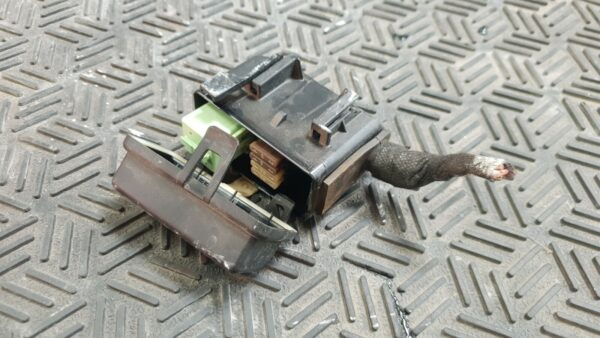 Mini Countryman 2014 1.6 Diesel 113BHP Engine bay fuse box with lid 2755704