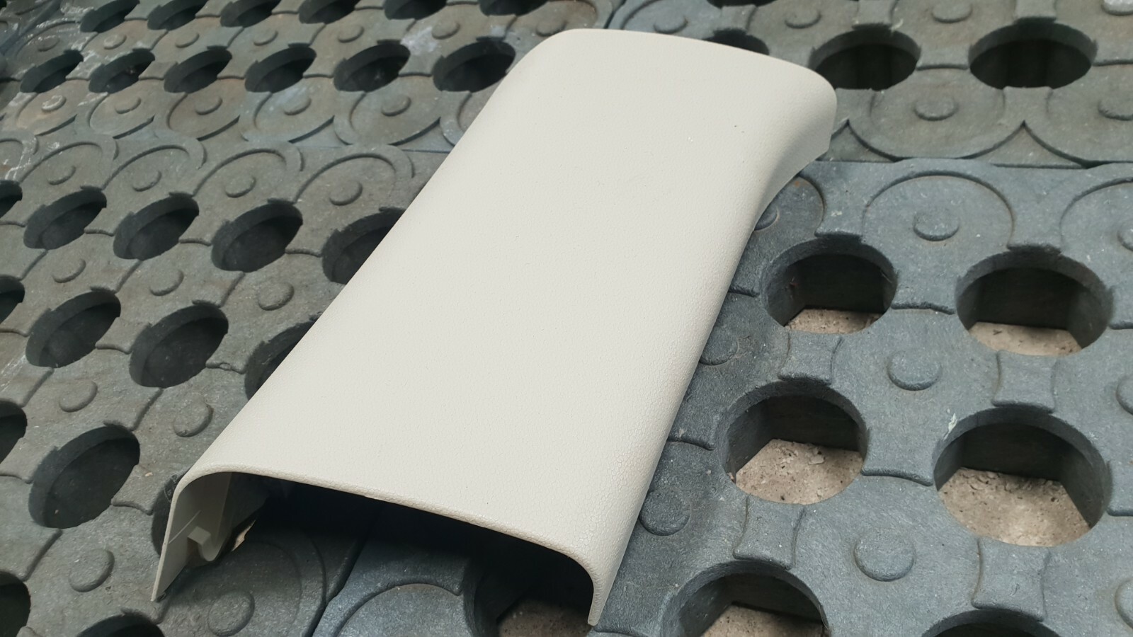 Mini Countryman 2014 1.6 C Pillar Trim Cover Panel Left N/S Light Beige 9801267