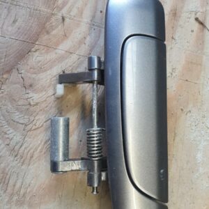 2005 HONDA JAZZ 1.4 PETROL AUTOMATIC NEAR SIDE FRONT DOOR HANDLE EXTERNAL SILVER