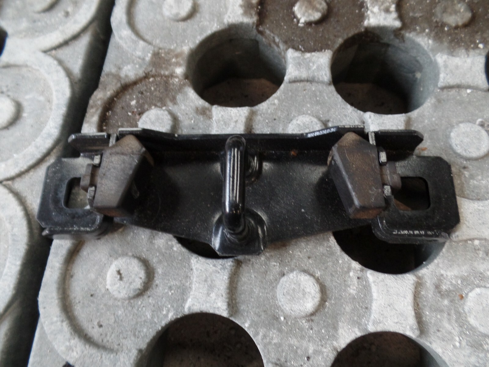 2013 MK3 Ford Focus Rear Boot lid Tail gate Catch 3M51R404B12