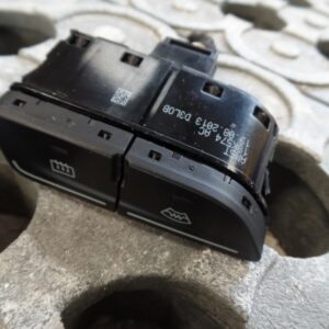 2013 Mk3 Ford Focus Front & Rear Heated Wind screen Control Buttons  18K574AC