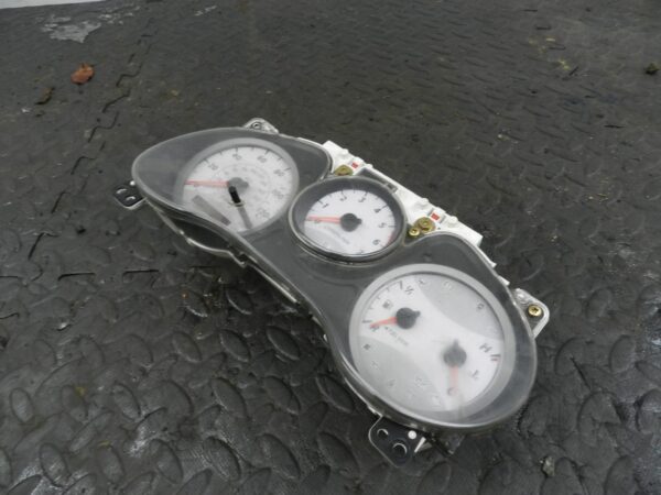 (145) 2003 TOYOTA RAV 4 MK2. SPEEDO SPEEDOMETER INSTRUMENT CLUSTER CLOCKS