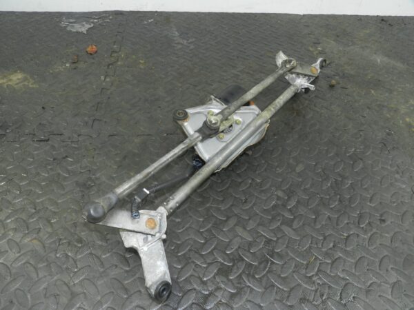 (145) 2003 TOYOTA RAV 4 MK2. FRONT WIPER MOTOR AND LINKAGE - Image 2