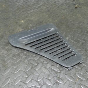 (145) 2003 TOYOTA RAV 4 MK2. STORAGE LID COVER ACCESS PANEL