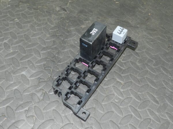 (160) 2000 AUDI TT QUATTRO 8N. RELAYS HOUSING 393 & 444