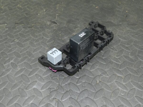 (160) 2000 AUDI TT QUATTRO 8N. RELAYS HOUSING 393 & 444 - Image 2