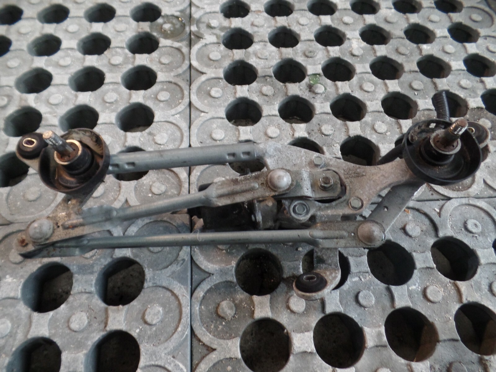 MK2 Nissan Note 2015 – Windscreen / Window Wiper Motor + Linkage
