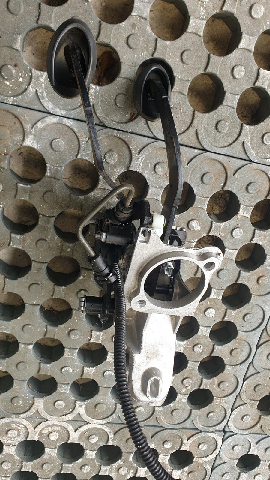 Mini Countryman 2014 R60 Brake & Clutch Pedal Box 678711 - Image 5