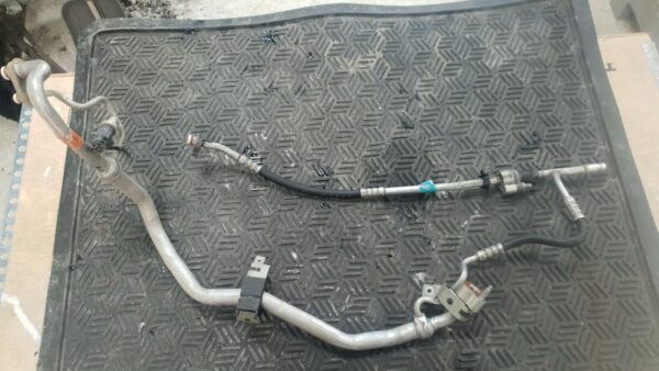2013 Ford Focus 1.0 Petrol Ecoboost Aircon Pipes With Sensor