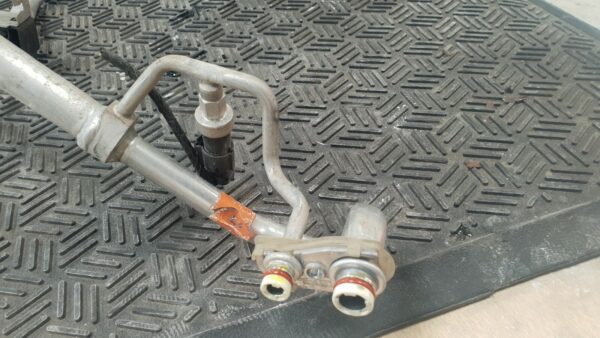 2013 Ford Focus 1.0 Petrol Ecoboost Aircon Pipes With Sensor - Image 2