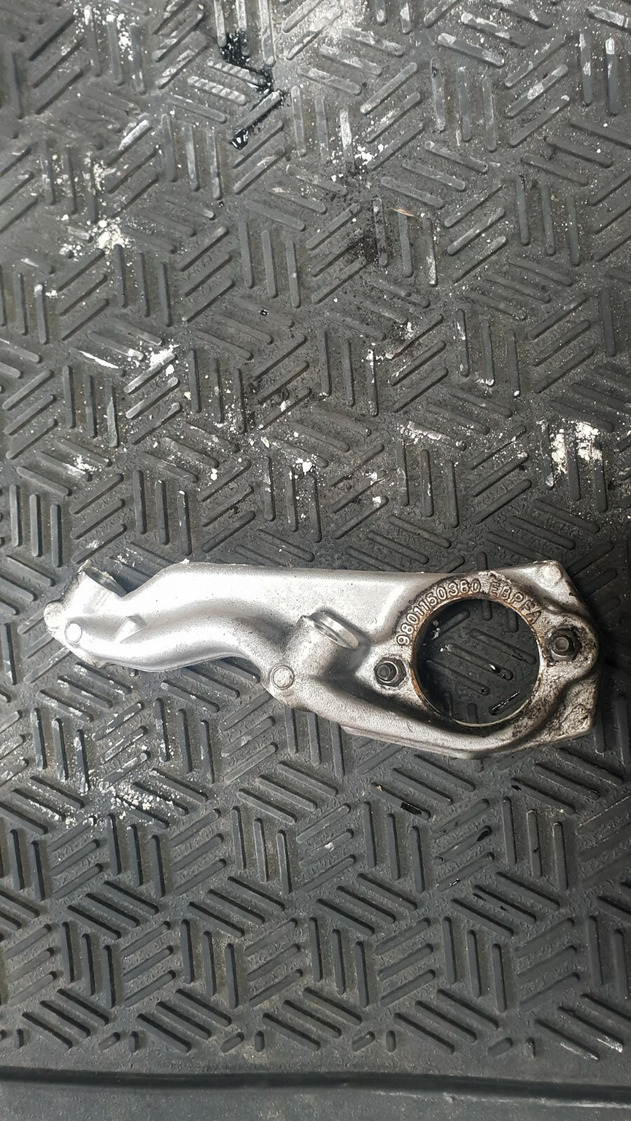 Citroen DS3 2015/16 1.2T O/S Drive Shaft Support Bracket 9801150380