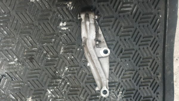 Citroen DS3 2015/16 1.2T O/S Drive Shaft Support Bracket 9801150380 - Image 3