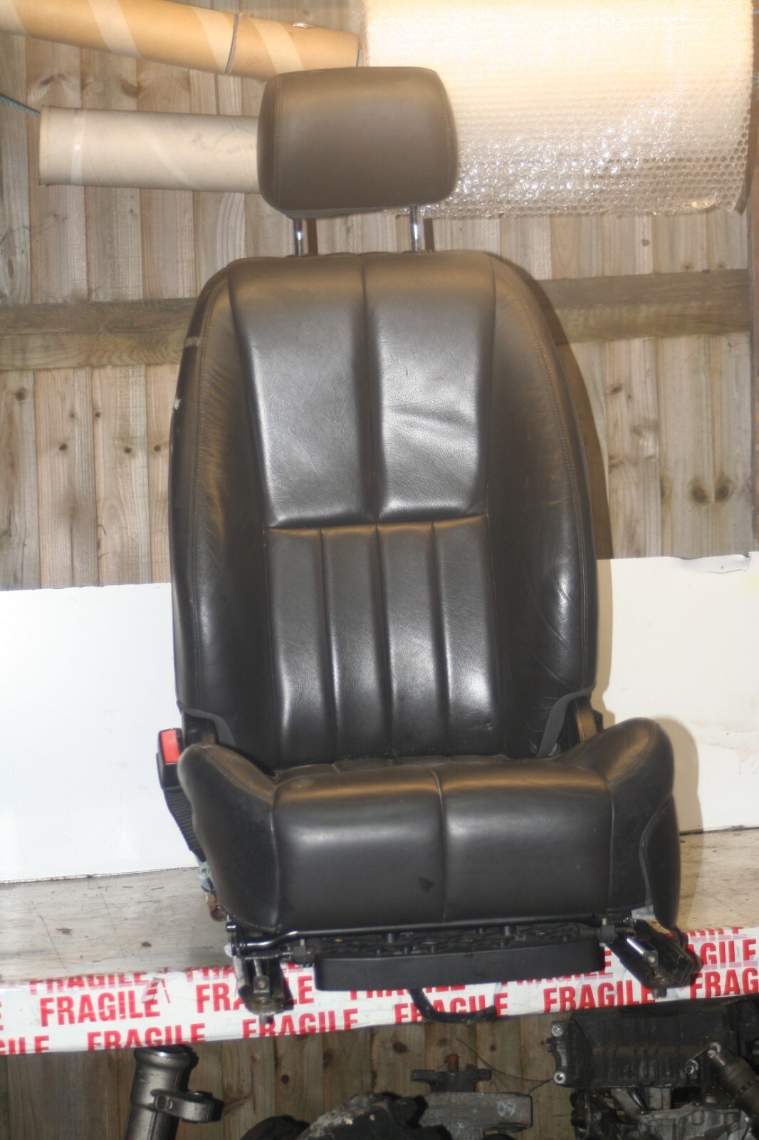 JAGUAR S TYPE. BLACK LEATHER FRONT SEATS