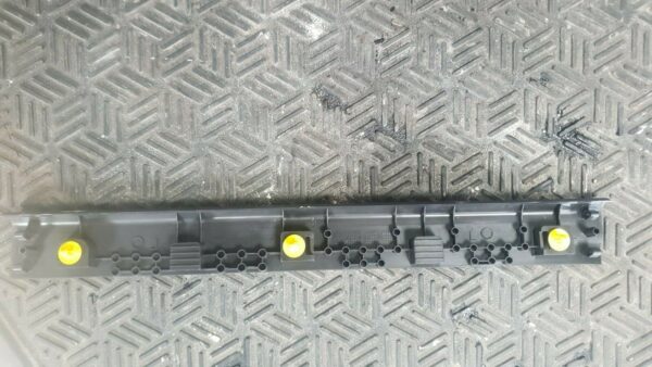 2013 Ford Focus 1.0 Petrol Ecoboost 5DR O/S/F Door inside sill cover bm51-a13200 - Image 2