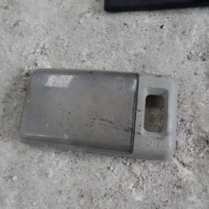 2003 LAND ROVER DISCOVERY. INTERIOR LIGHT COVER.