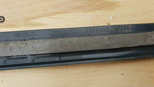 VOLVO XC90 FRONT INNER SILL COVER STEP TRIM 8659960 - Image 3