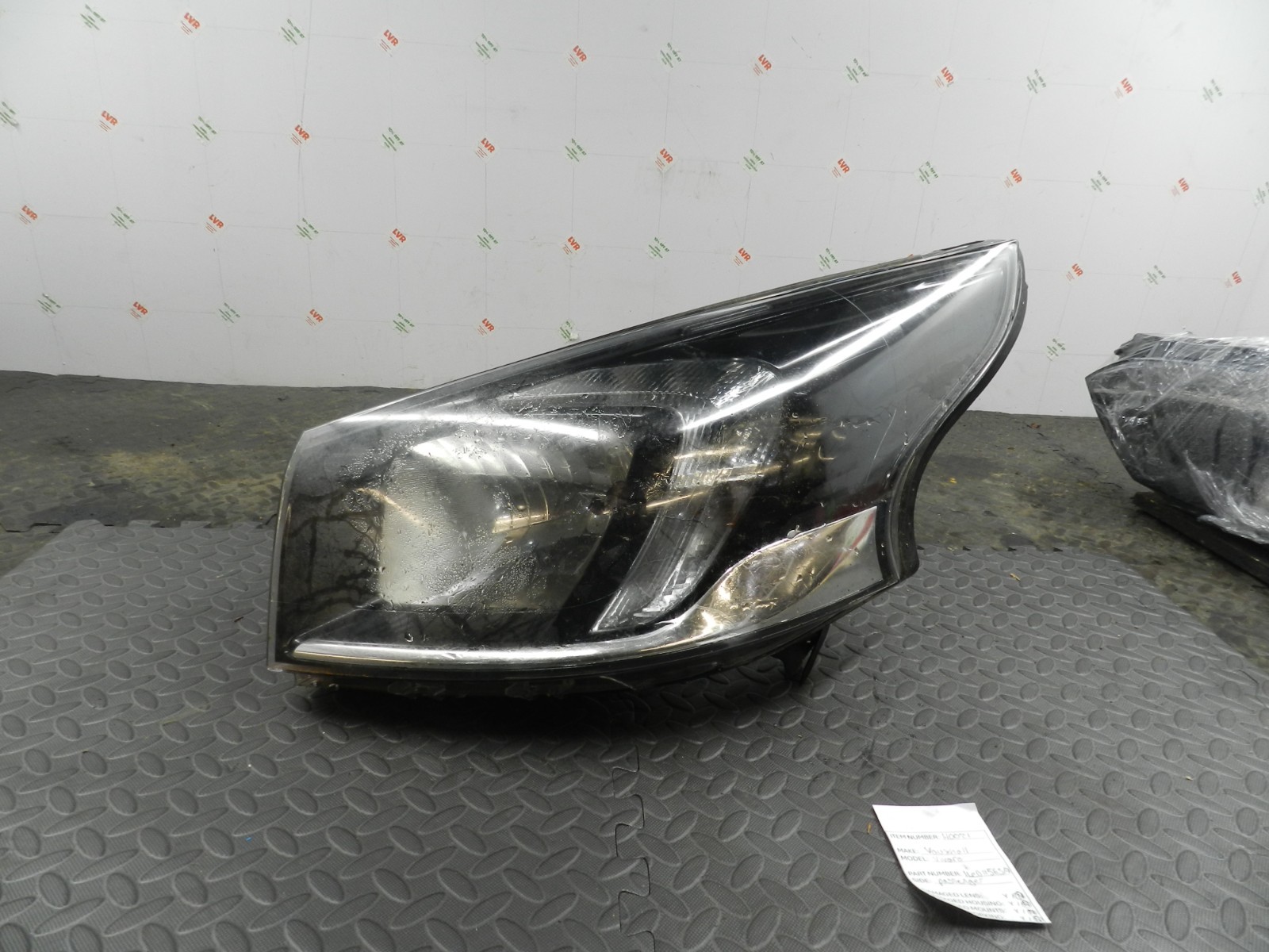 (H0021) INSURANCE DAMAGED HEADLIGHT VAUXHALL VIVARO PASSENGER SIDE 1LE01156517 - Image 4