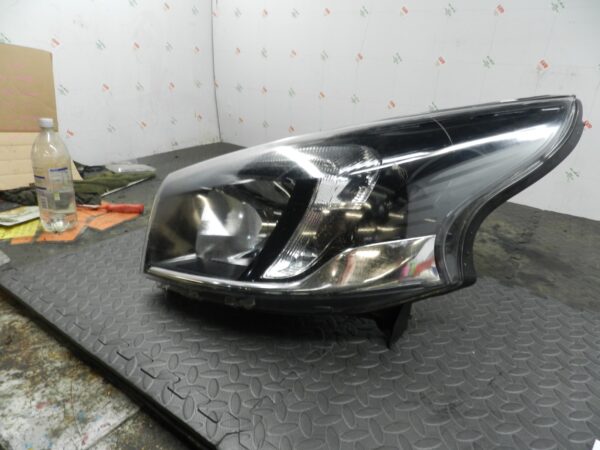 (H0022) INSURANCE DAMAGED HEADLIGHT VAUXHALL VIVARO PASSENGER SIDE 1LE01156517 - Image 2
