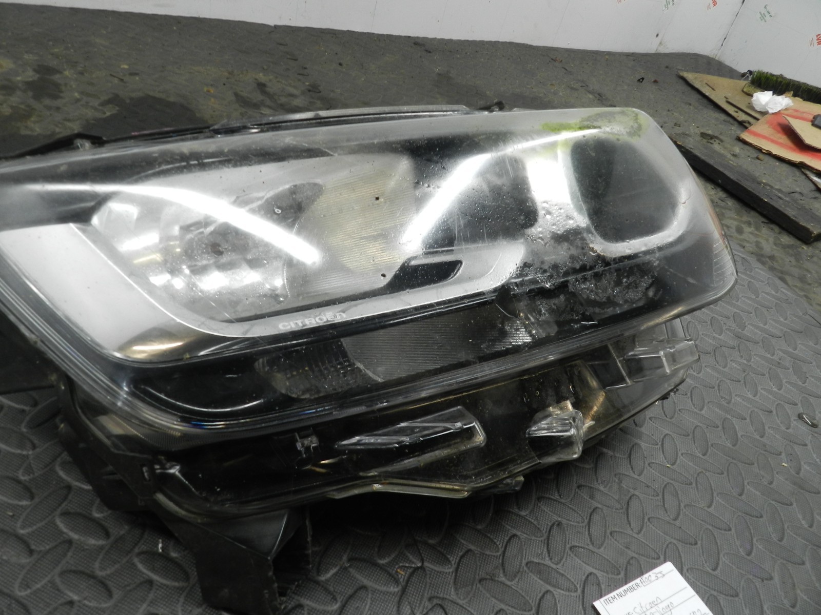 (H0033) INSURANCE DAMAGED HEADLIGHT CITROEN BERLINGO DRIVER SIDE 90146122