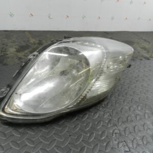 (H0034) INSURANCE DAMAGED HEADLIGHT TOYOTA YARIS DRIVER SIDE 89902769