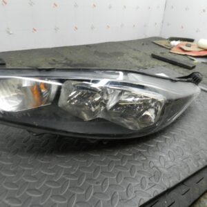 (H0036) INSURANCE DAMAGED HEADLIGHT FORD FIESTA PASSENGER SIDE C1BB13W030BE